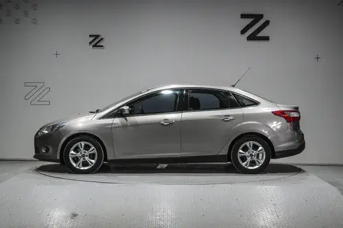 Ford Fiesta Kinetic 1.6 Sedan S 120cv 2014