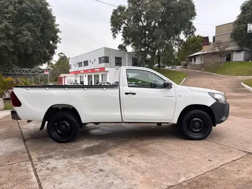 Toyota Hilux DX 2.4 4x2 TDI MT C/S 2017