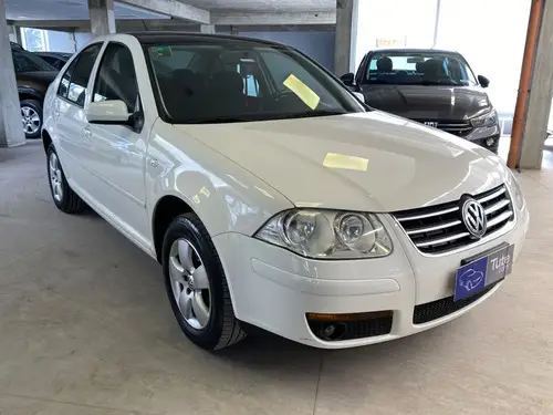 Volkswagen Bora 2.0 Trendline 115cv Tiptronic 2011