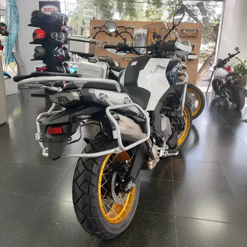 700 MT ADVENTURE Touring 2026