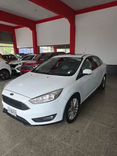 Ford Focus III 2.0 Sedan Se Plus At6 2015