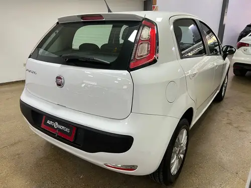 Fiat Punto 1.4 Attractive Pack Top Uconnect 2016