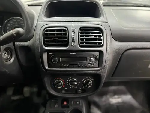 Renault Clio 1.2 Mío Authentique Pack Abs Abcp 2015