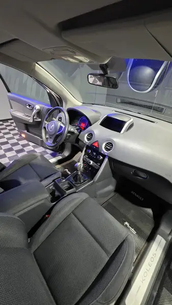 Renault Koleos Dynamique 4x4 2.5L Dynamique 4x4 2011