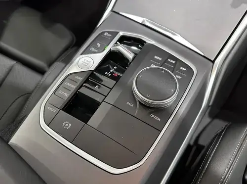 BMW 220i Coupe Advantage 2025