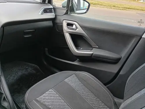 Peugeot 208 ALLURE MT 2017