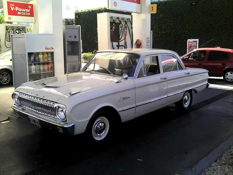 Ford FALCON AMERICANO Luneta redonda de Colección 1962