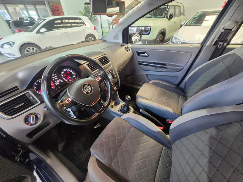 Volkswagen Suran 1..6 Highline 2015