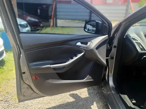 Ford Focus III 2.0 Sedan Se 2016