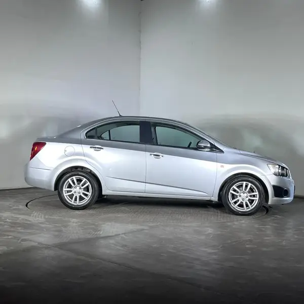 Chevrolet SONIC 1.6 LTZ M/T 2014