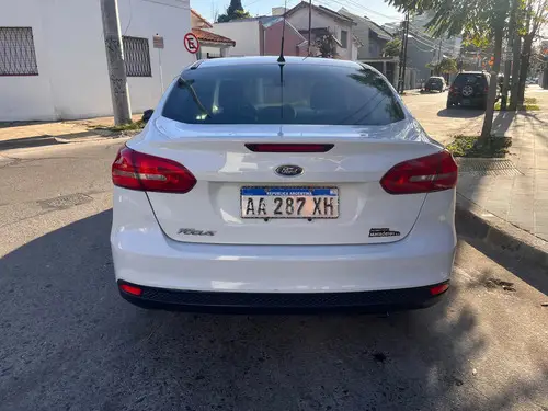 Ford Focus III 1.6 Sedan S 2016