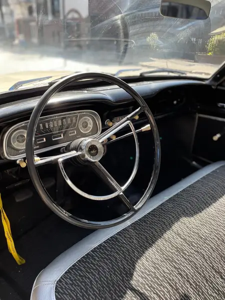 Ford FALCON AMERICANO Luneta redonda de Colección 1962