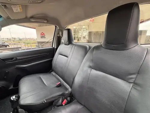 Toyota Hilux DX 2.4 4x2 TDI MT C/S 2017