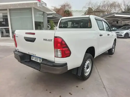 Toyota Hilux 2.4 Dc 4x4 Tdi Dx 2021