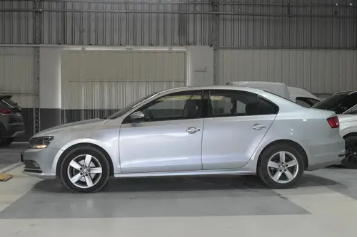 Volkswagen Vento 2.0 Luxury I 140cv 2015