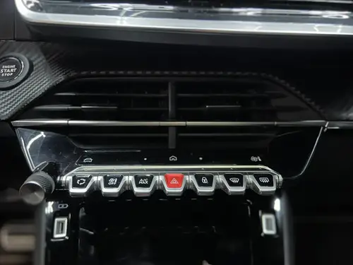Peugeot 2008 1.0T Gt 2025