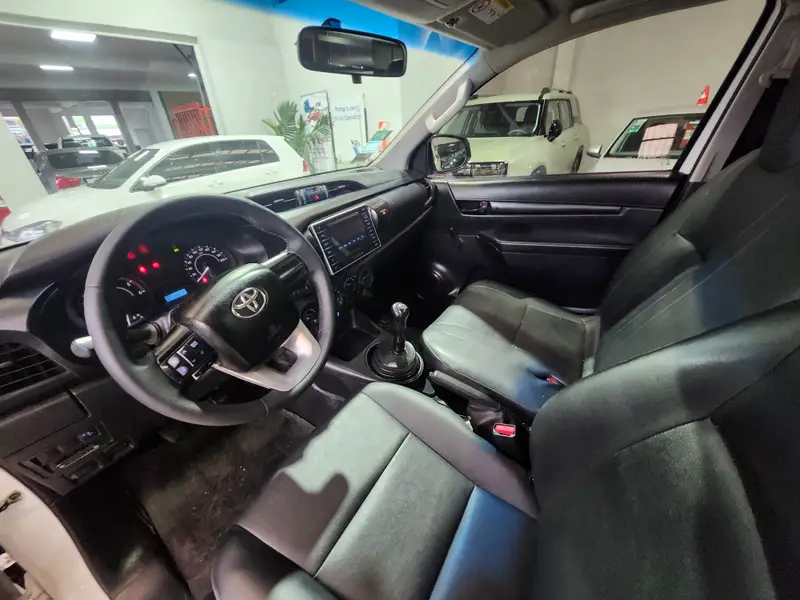 Toyota Hilux Dx Cab Simple 4x4 2016