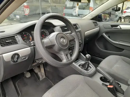 Volkswagen Vento 2.0 Advance I 110cv 2013