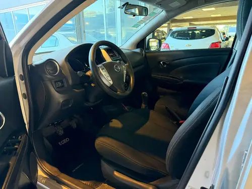 Nissan Versa 1.6 Advance Mt 2016
