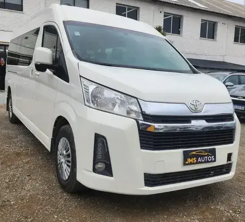 Toyota Hiace 2.8 Tdi Commuter 6at 14a 2022
