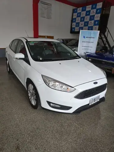 Ford Focus III 2.0 Sedan Se Plus At6 2015