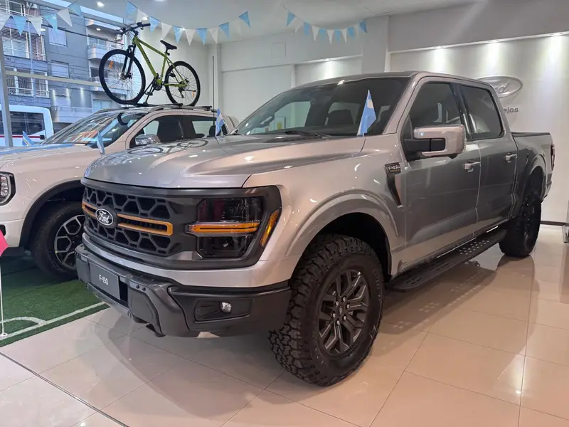 Ford F-150 TREMOR 5.0L V8 4X4 10AT 2025