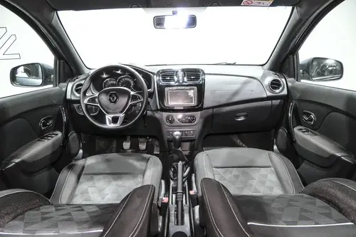 Renault Logan 1.6 16v Intense 2025