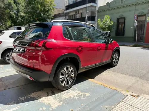 Peugeot 2008 1.6 Feline Tip 2023