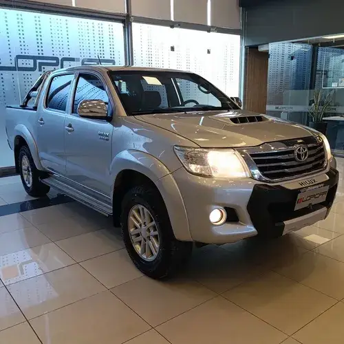 Toyota Hilux Pick-Up 3.0 Cd Srv Cuero 171cv 4x2 2014