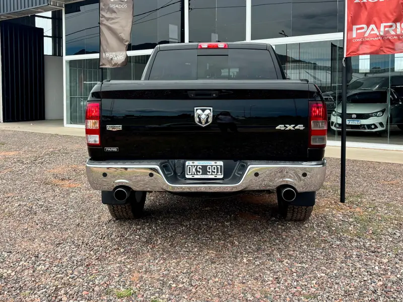 Dodge RAM 1500 5.7 D/CAB 4X4 LARAMIE 2014