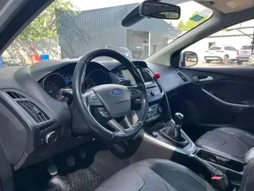 Ford Focus III 2.0 Sedan Se Plus Mt 2017