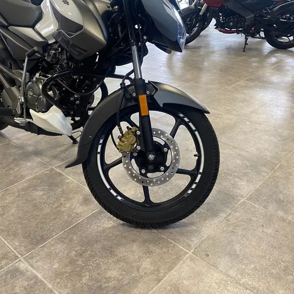 Bajaj Rouser Ls125 Street 2026
