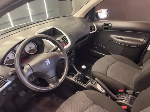 Peugeot 207 1.4 HDI 5 P XS/ALLURE 2015