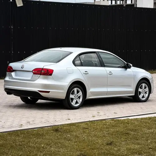 Volkswagen Vento 2.0 TDI LUXURY DSG L11 2012