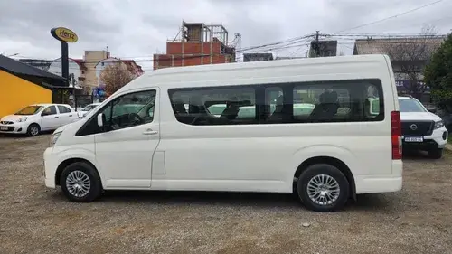 Toyota Hiace 2.8 Tdi Commuter 6at 14a 2022