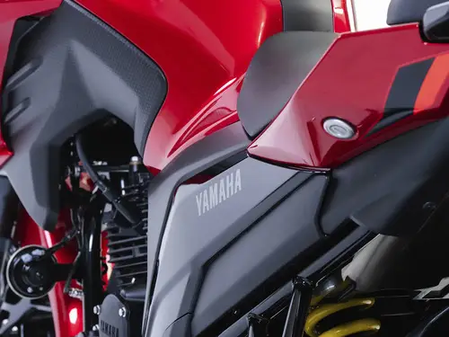 FZ25 Street 2026