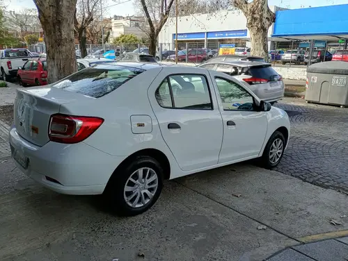 Renault Logan 1.6 16v Life 2025