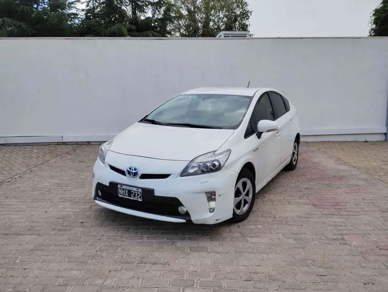 Toyota Prius 1.8 CVT L/12 2013
