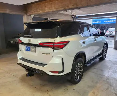 Toyota Hilux SW4 2.8 Tdi Diamante Ii 4x4 7as 6at 2023