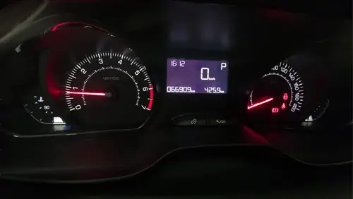 Peugeot 2008 1.6 THP SPORT TIPTRONIC L20 2021