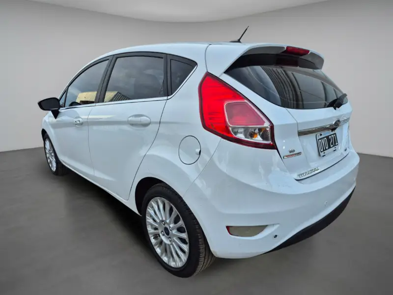 Ford Fiesta 1.6L TITANIUM POWERSHIF 2015