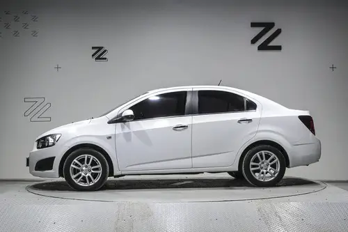 Chevrolet Sonic 1.6 4 PTAS LTZ 2014