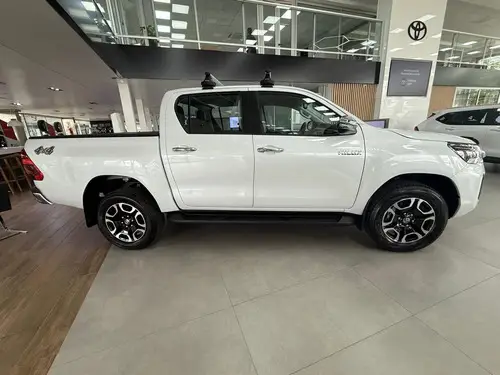 Toyota Hilux Pick-Up 2.8 Cd Srv 204Cv 4X4 At 2026