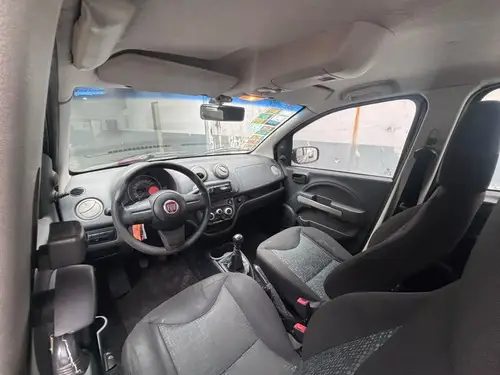 Fiat Uno 1.4 Attractive 2011