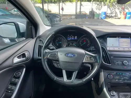 Ford Focus III 2.0 Sedan Se Plus Mt 2017