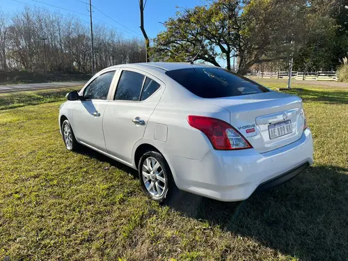 Nissan Versa V-DRIVE PLUS AT 2021