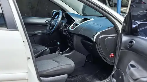 Peugeot 207 1.4 Sedan Allure 75cv 2014
