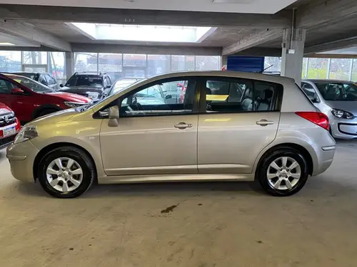 Nissan Tiida 1.8 Tekna 2012