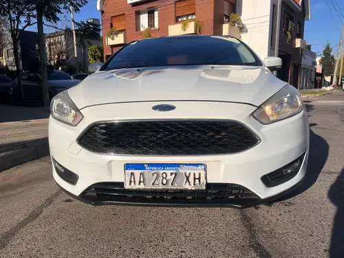 Ford Focus III 1.6 Sedan S 2016