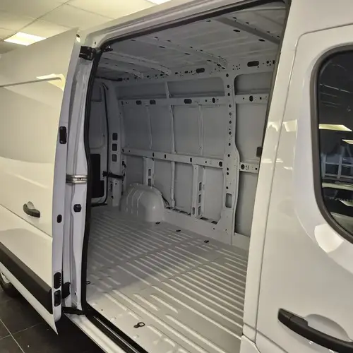Renault Master 2.3 L2H2 (10,8M3) 2026